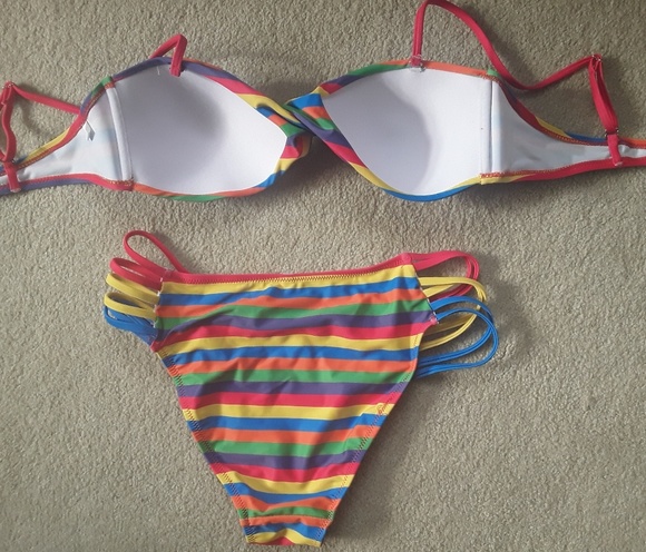 Rainbow bikini size medium - Picture 5 of 7